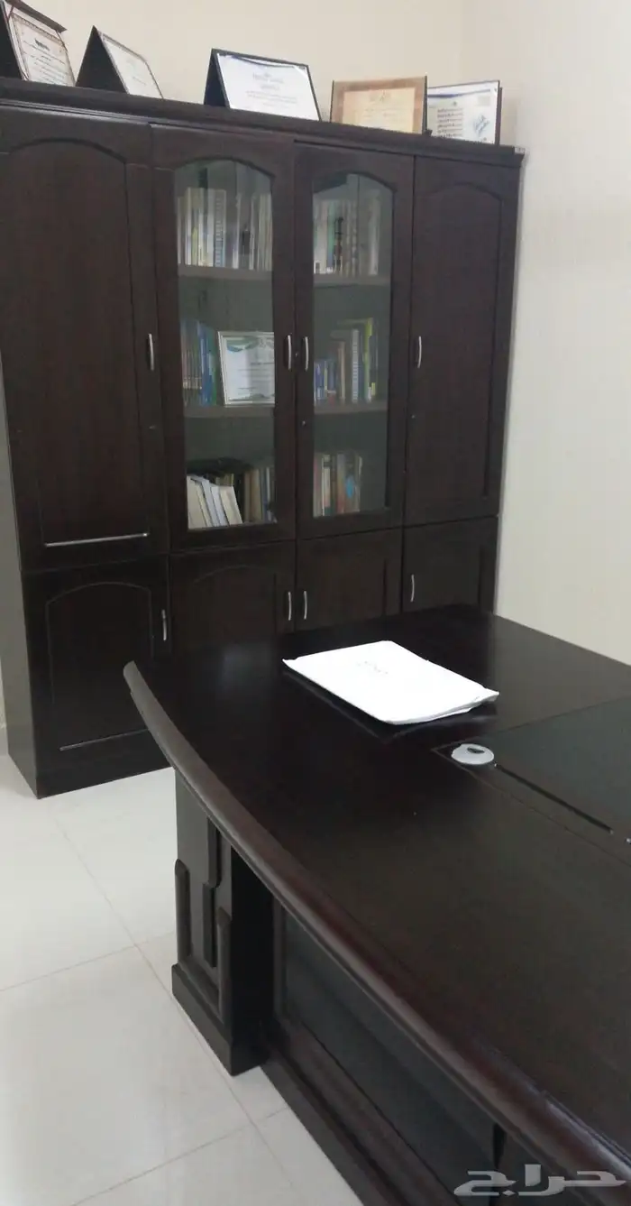 مكتب مع دولاب 0