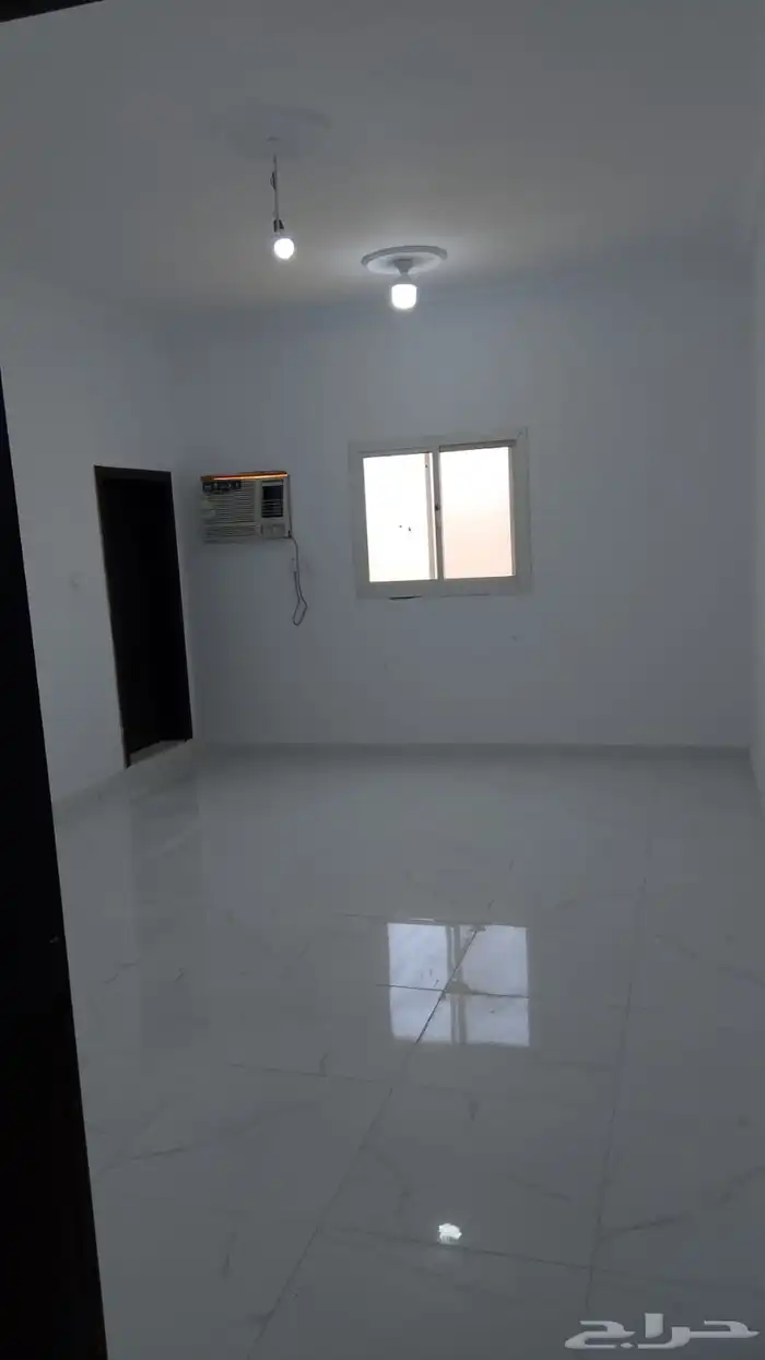 غرف عزاب فاخرة للإيجار 4