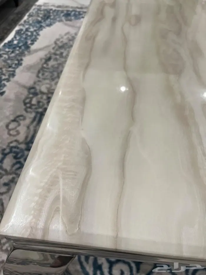 طاولة مجلس رخاميه فخمه وشبه جديده 2