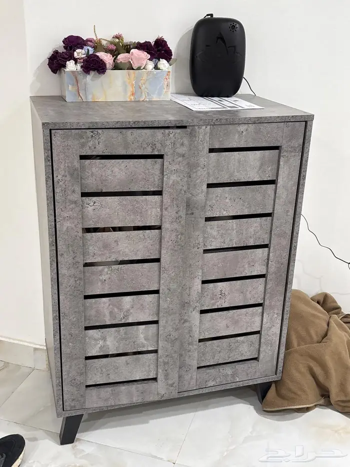 طاوله تلفزيون وكنب ودرج جزم 1