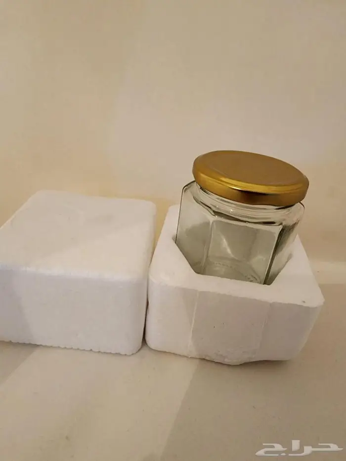 علب عسل ومرشات وبخور 6