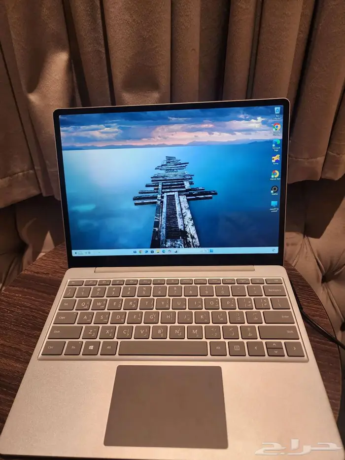 للبيع لابتوب سيرفس برو i5 الجيل العاشر 0