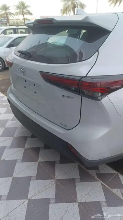 هايلاندر GLE نص فل دفع رباعى 2025 ابيض 3