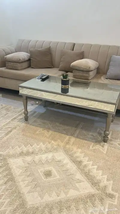 كنب جديد للبيع مع طاولة عفراء 3