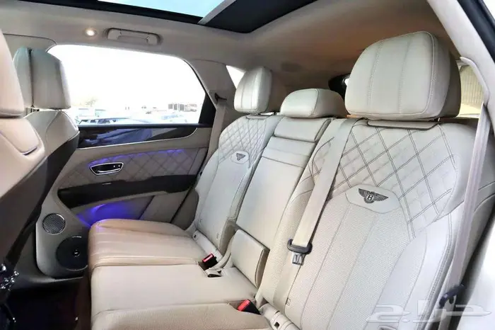 بنتلي بنتيقا V8 فريست اديشن 2021 26
