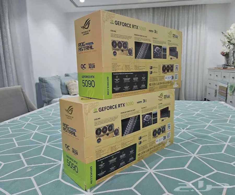 Asus ROG Astral GeForce RTX 5090 Dhahab OC Limited Edition 4