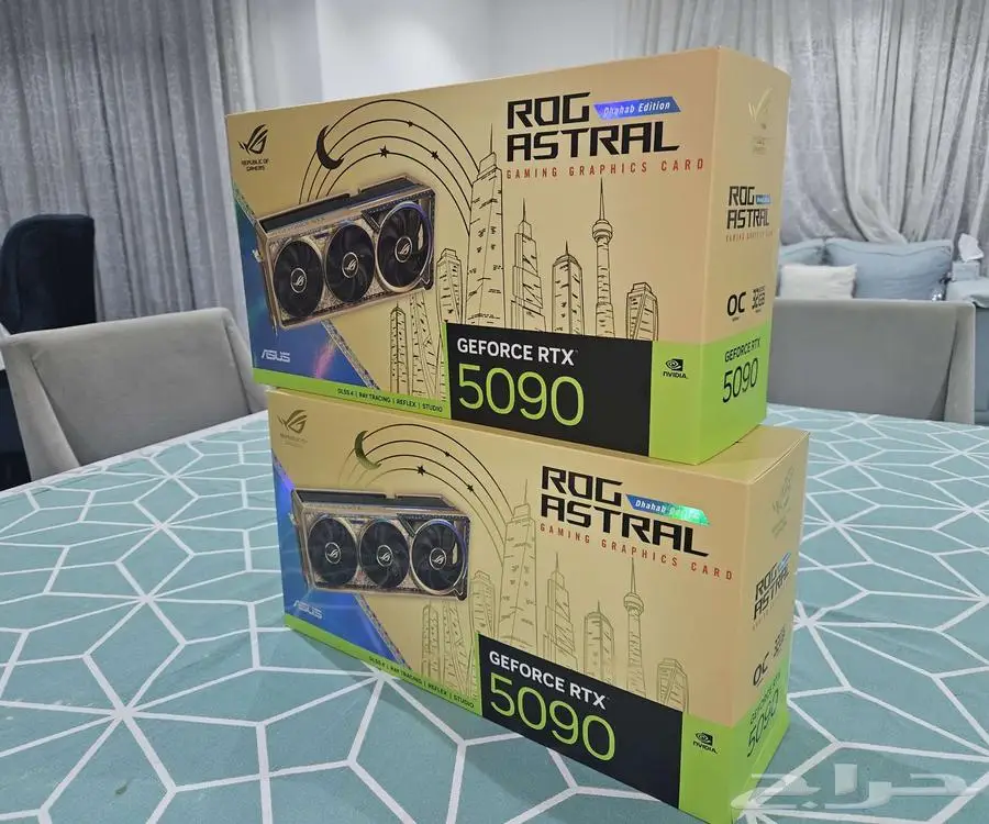 Asus ROG Astral GeForce RTX 5090 Dhahab OC Limited Edition 3