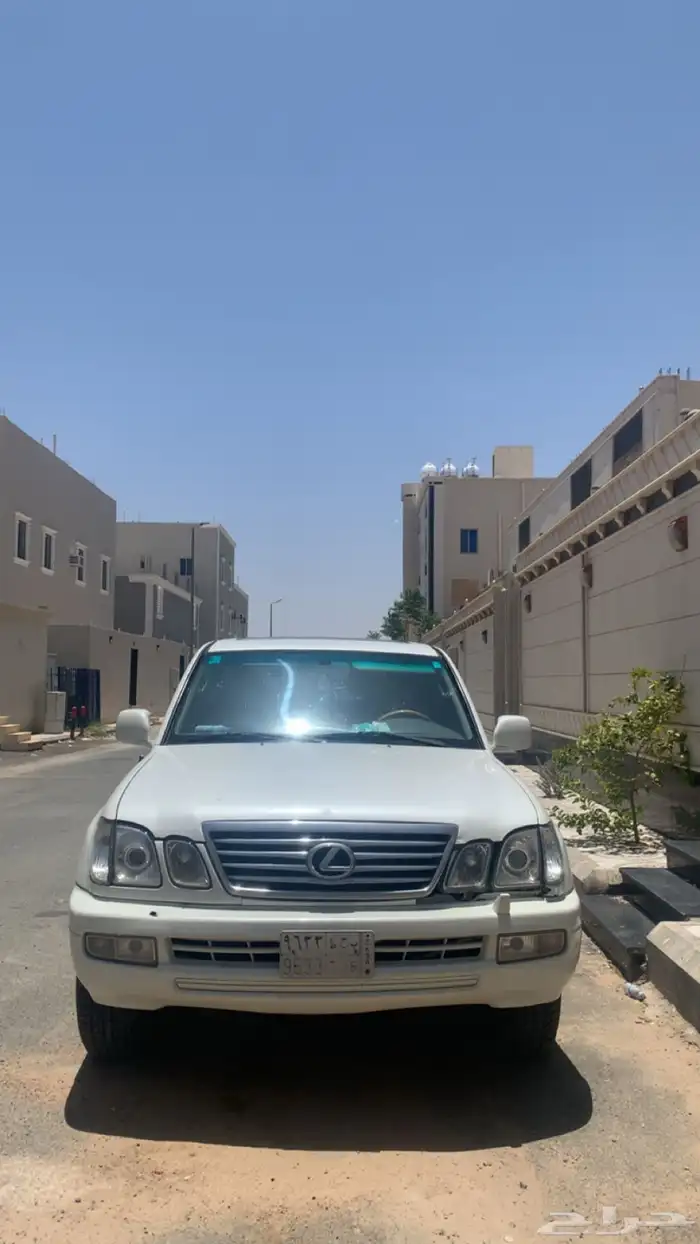 جيب لكزس الموديل 2006 سعودي 3