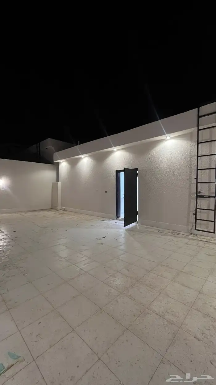 للبيع روف علوي مع ملحق مقابل مطار ابها بسعر مناسب جدا 15