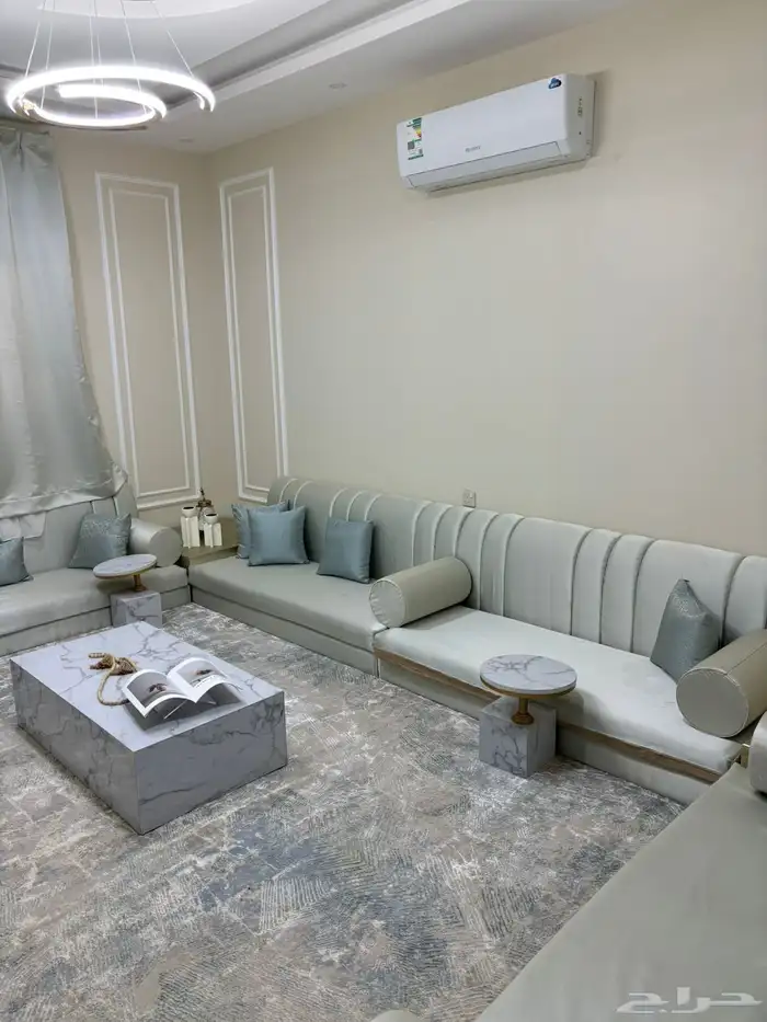 كنب ارضي للبيع ..استخدام خفيف جدا 0