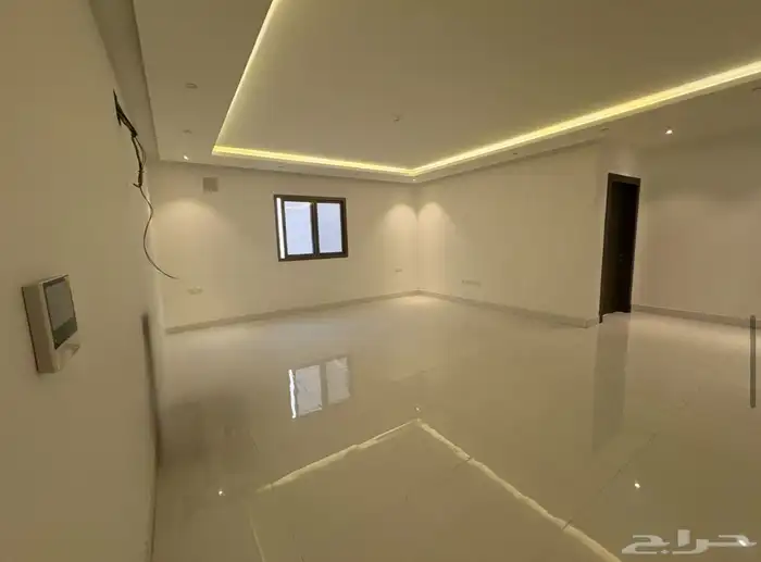 شقة جديدة للبيع بحي العوالي 13