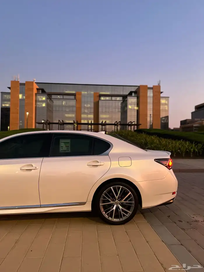 لكزس GS350. 2018 5