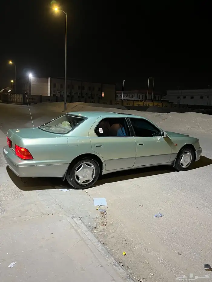 للبيع لكزس 400 LS 7