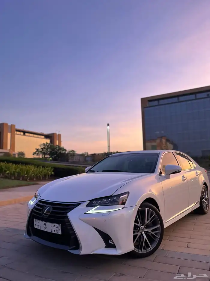 لكزس GS350. 2018 16