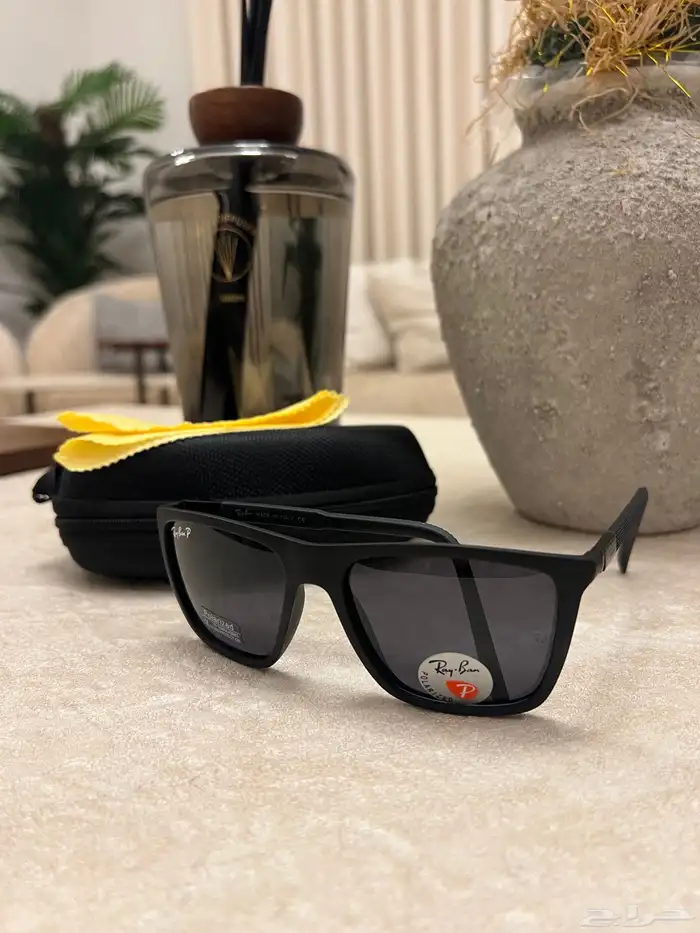 لعشاق النظارات 54