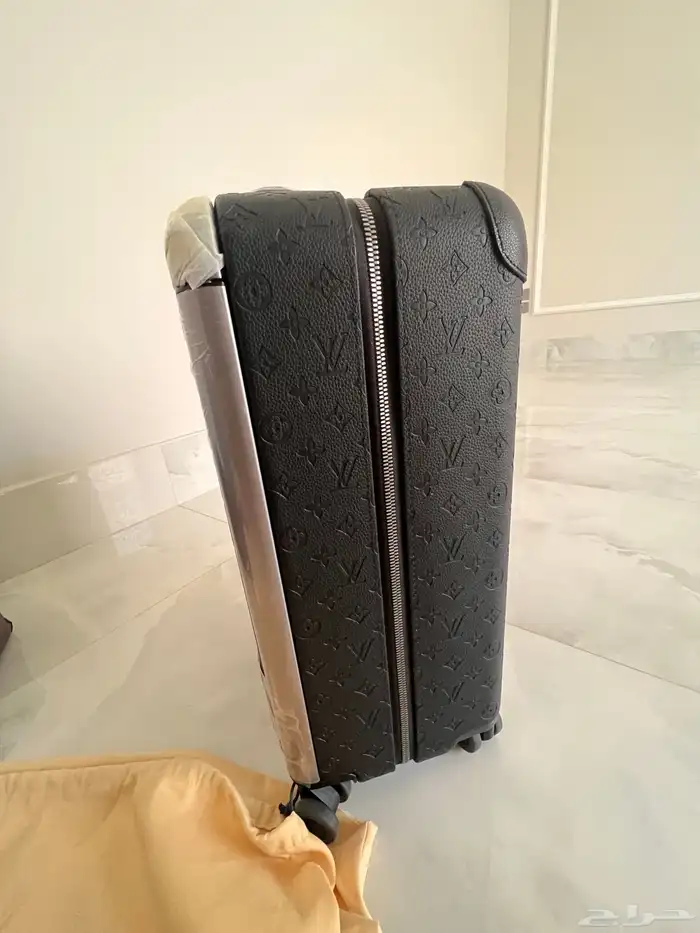 شنطة سفر لويس فيتون 55 سم داخل الطائرة LOUIS VUITTON مميزة 14