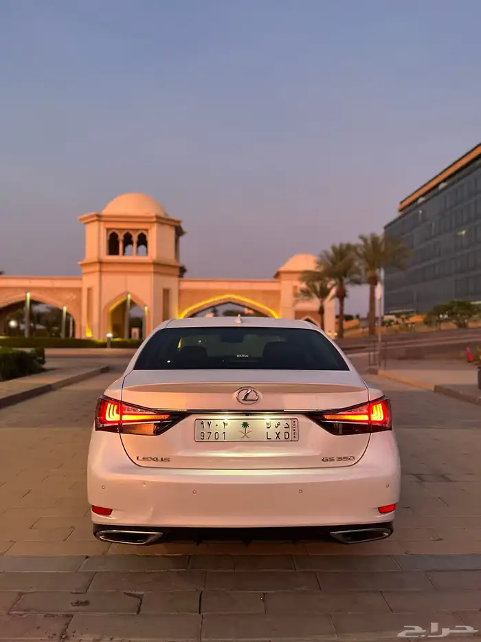 لكزس GS350. 2018 7