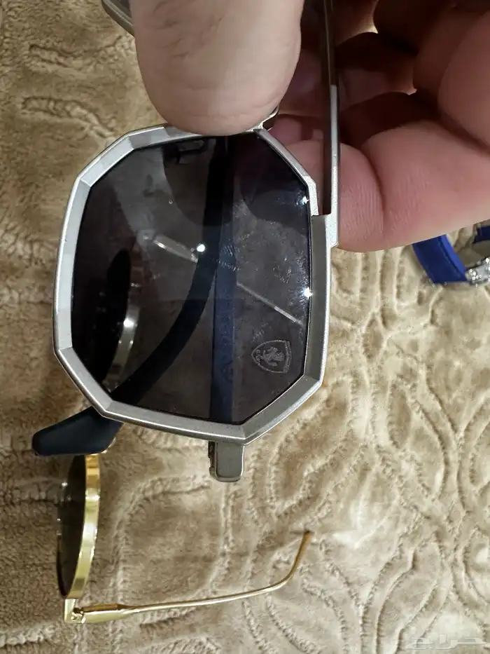 ساعة ونظارات 7