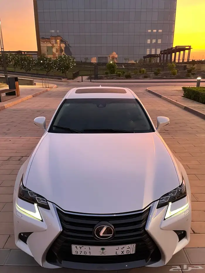 لكزس GS350. 2018 12