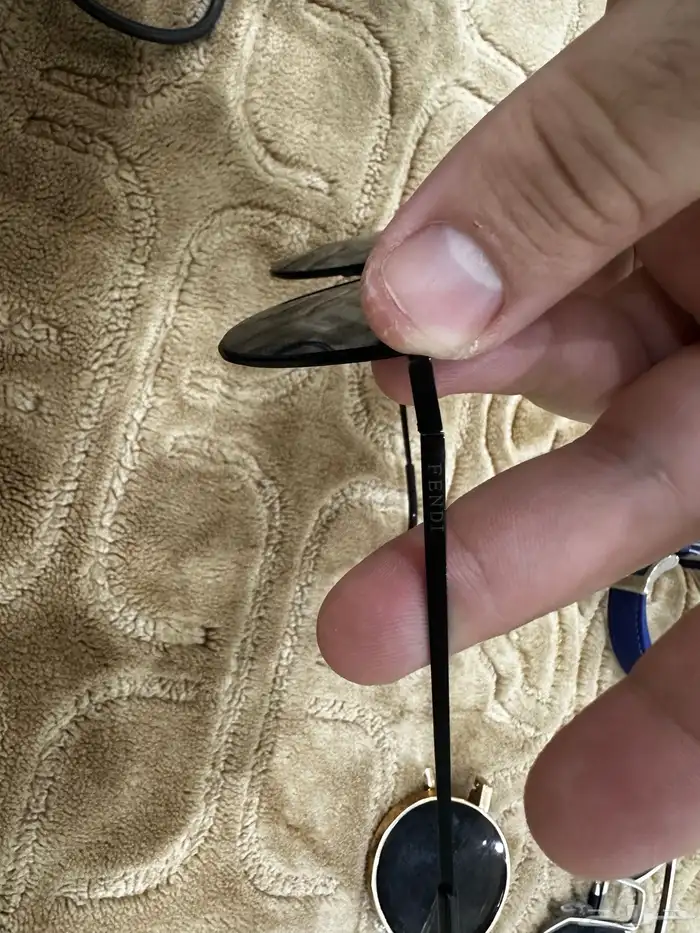 ساعة ونظارات 4
