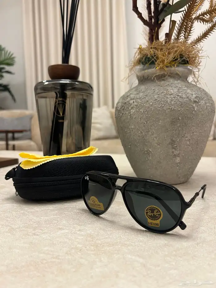 لعشاق النظارات 40