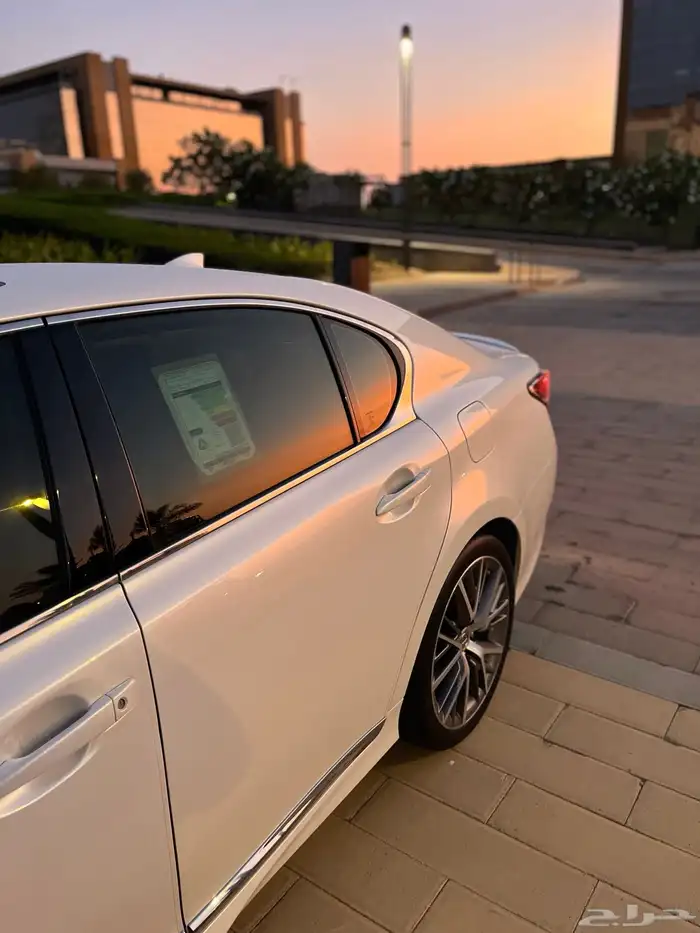 لكزس GS350. 2018 3