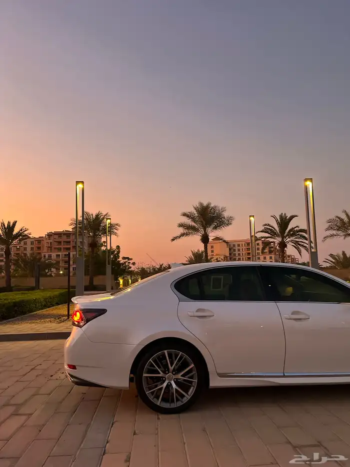 لكزس GS350. 2018 9