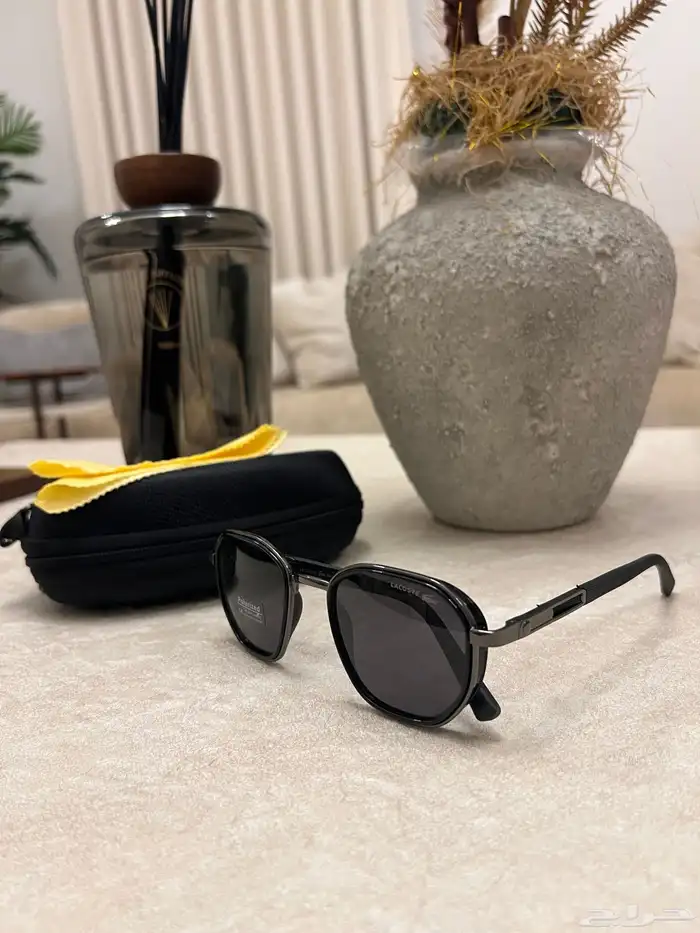 لعشاق النظارات 50
