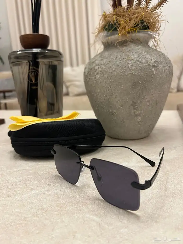 لعشاق النظارات 60
