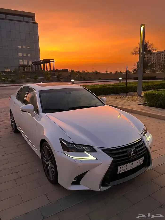 لكزس GS350. 2018 11