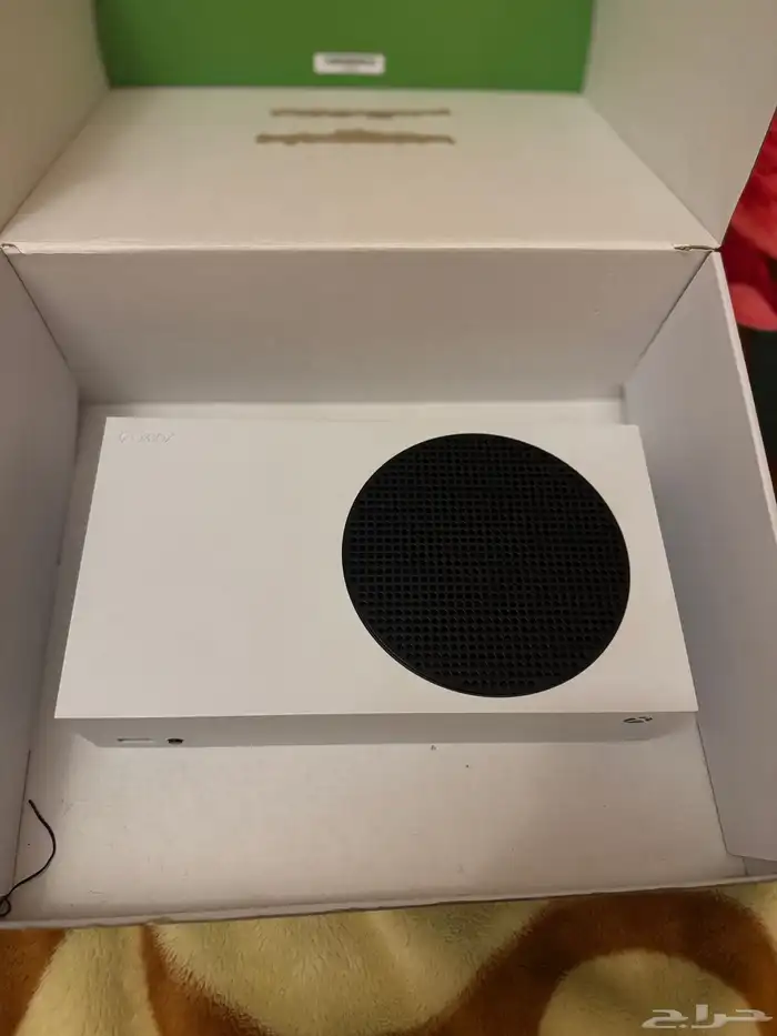 اكسبوكس سيريس اس مع يدين و سماعه و هاردسك ssd تيرا 1