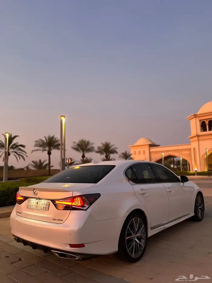لكزس GS350. 2018 8