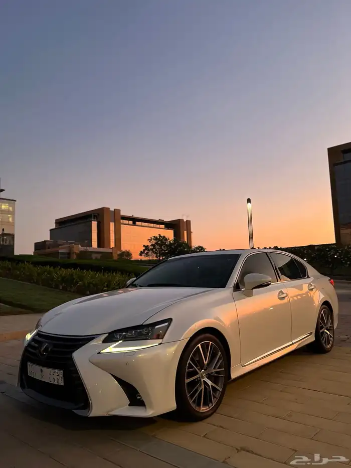 لكزس GS350. 2018 2
