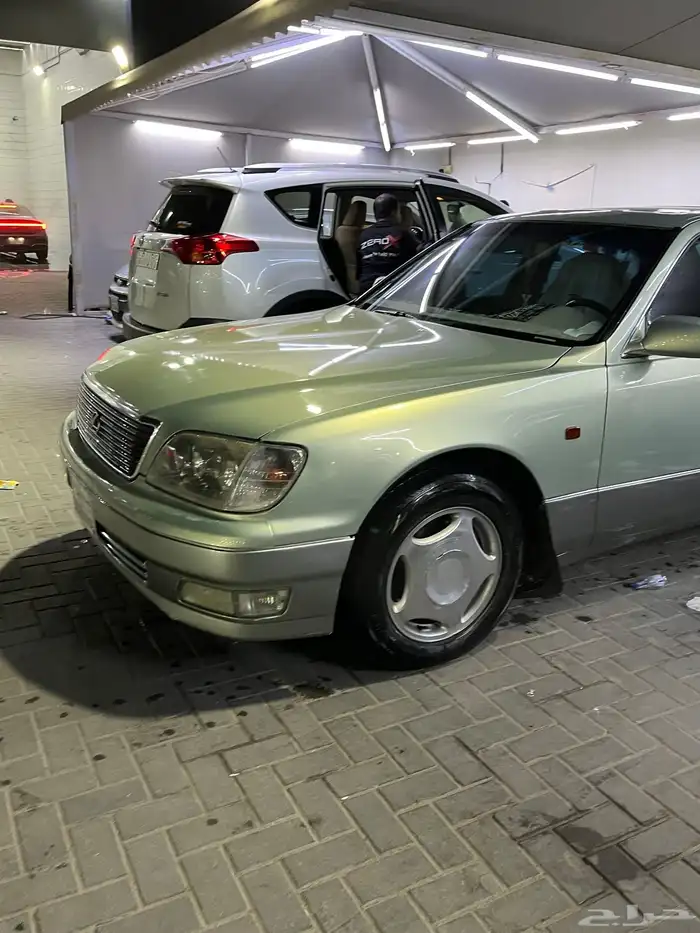 للبيع لكزس 400 LS 33
