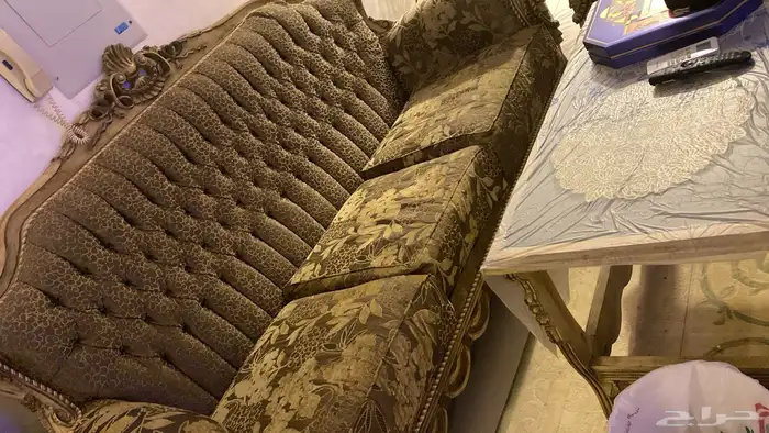 كنب لون زيتي تركي سبعه اشخاص و2 كرسي مفرد مع الخدادايات 2