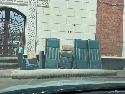 مساند مع فرشه ب100 الي يبيها يجي ياخذها 0