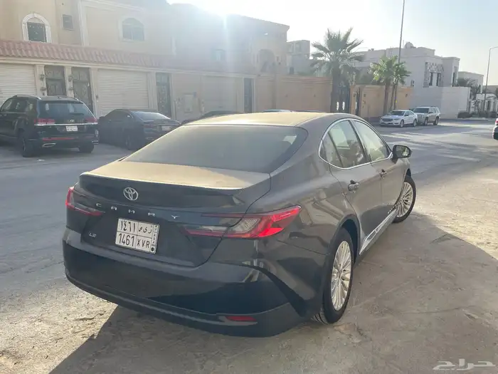 كامري نص فل Le اسود 2025 4