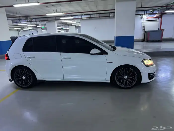 فولكسواجن جولف gti 0