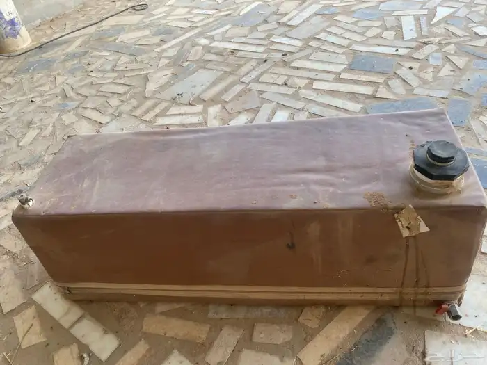 خزان ماء سيارة 1