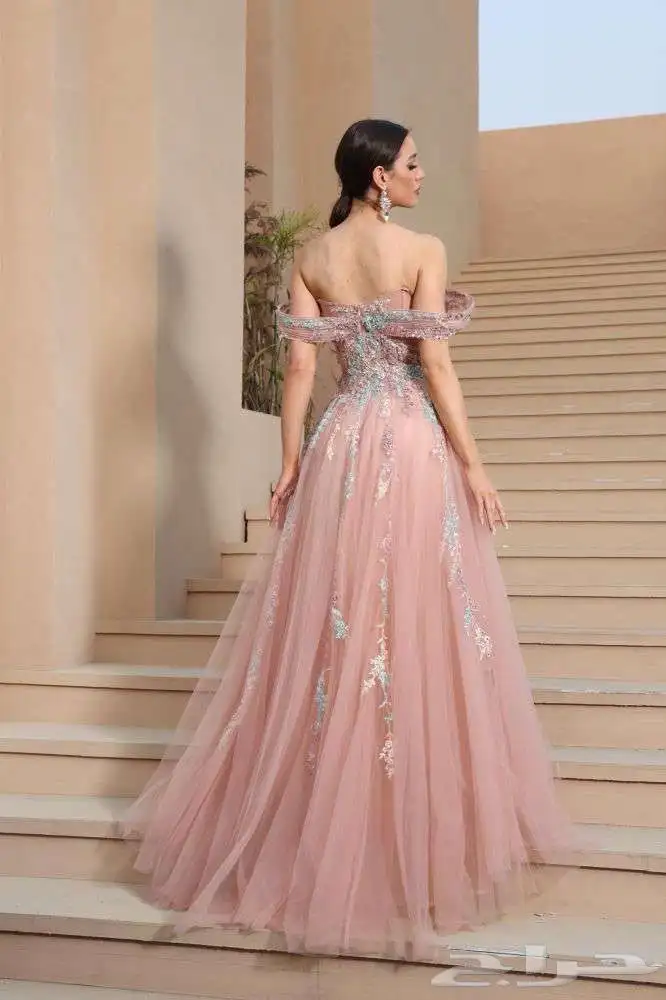 فستان للبيع جديد ماستخدام 0