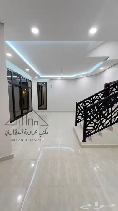 للبيع فيلا نص ارض ثلاث ادوار  تبوك حي  الريان 9