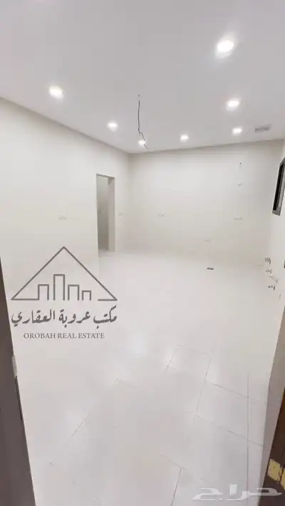 للبيع فيلا نص ارض ثلاث ادوار  تبوك حي  الريان 8