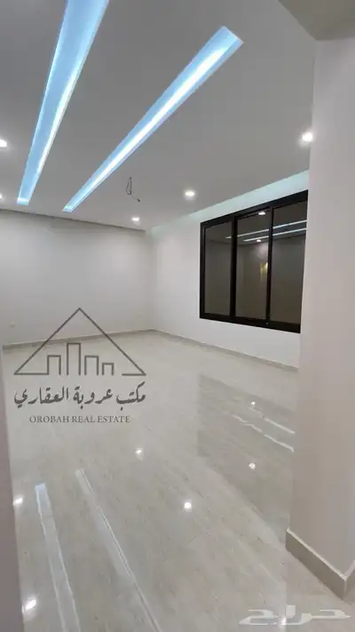 للبيع فيلا نص ارض ثلاث ادوار  تبوك حي  الريان 10
