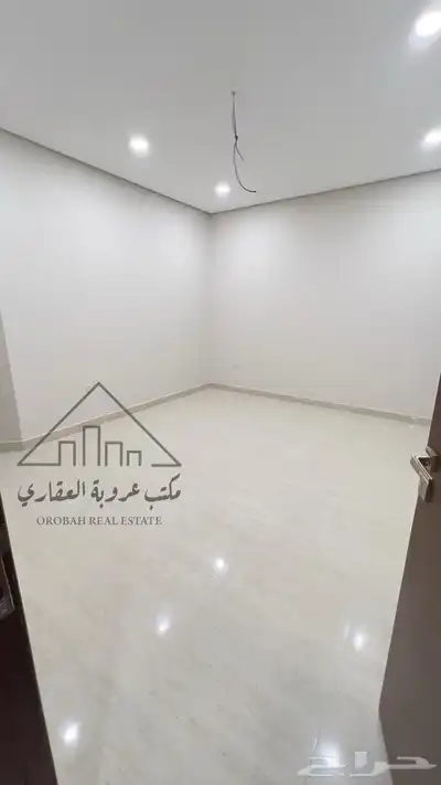 للبيع فيلا نص ارض ثلاث ادوار  تبوك حي  الريان 6