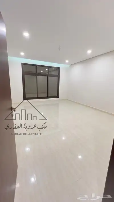 للبيع فيلا نص ارض ثلاث ادوار  تبوك حي  الريان 17