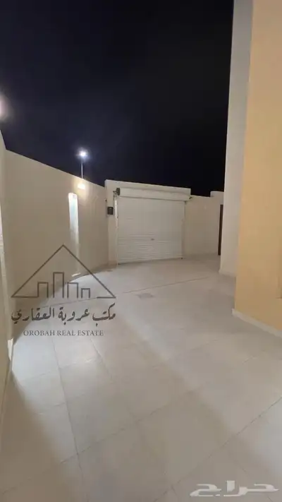 للبيع فيلا نص ارض ثلاث ادوار  تبوك حي  الريان 0