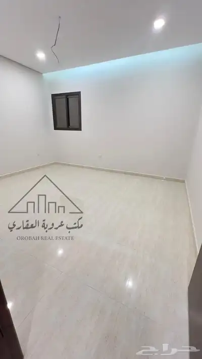 للبيع فيلا نص ارض ثلاث ادوار  تبوك حي  الريان 20