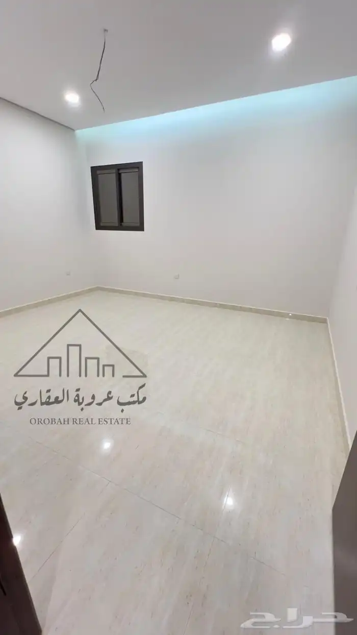 للبيع فيلا نص ارض ثلاث ادوار  تبوك حي  الريان 20