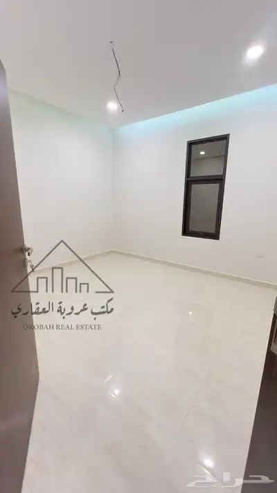 للبيع فيلا نص ارض ثلاث ادوار  تبوك حي  الريان 14