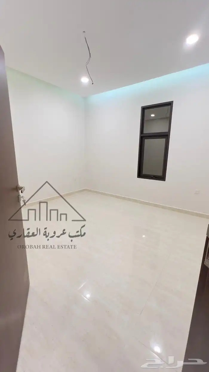 للبيع فيلا نص ارض ثلاث ادوار  تبوك حي  الريان 14